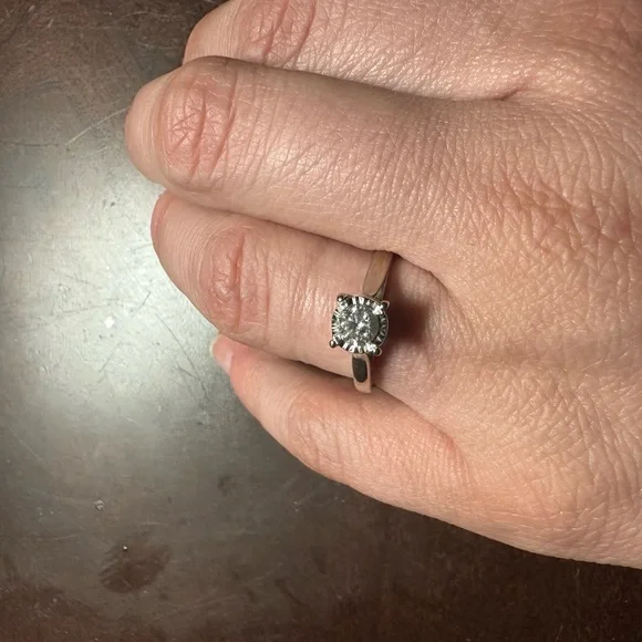 Timeless 10K white Gold Solitaire Ring - Picture 8 of 9